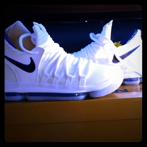 KD sneaker - Picture 1 of 4